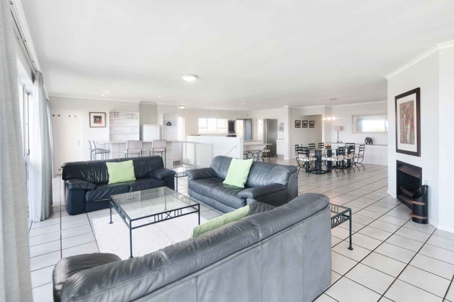 4 Bedroom Property for Sale in Voelklip Western Cape